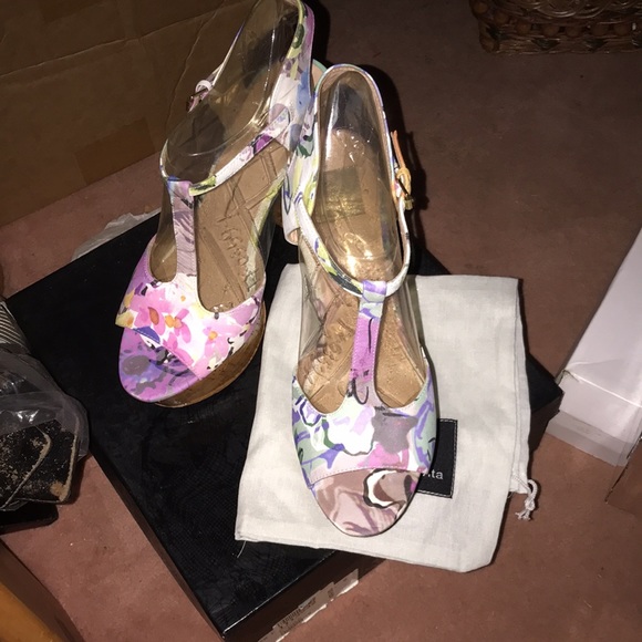 Trending look! Dolce Vita floral platform heels EUC - Picture 2 of 10